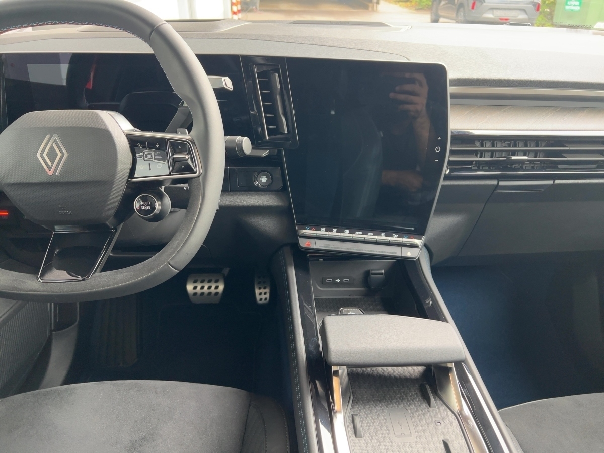 Atelier Alpine Plug-in Hybrid 300 4x4
